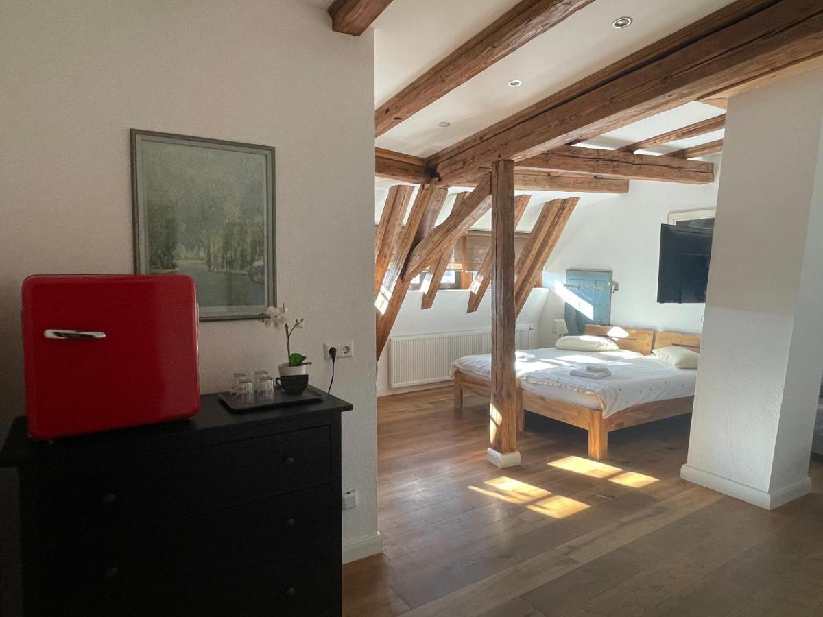 Gaestezimmer An Der Stadtmauer Besigheim Bagian luar foto